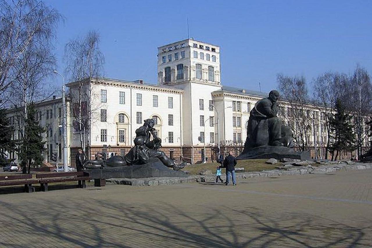 Flatcomfort Nezavisimosti 44 Apartment Minsk Luaran gambar